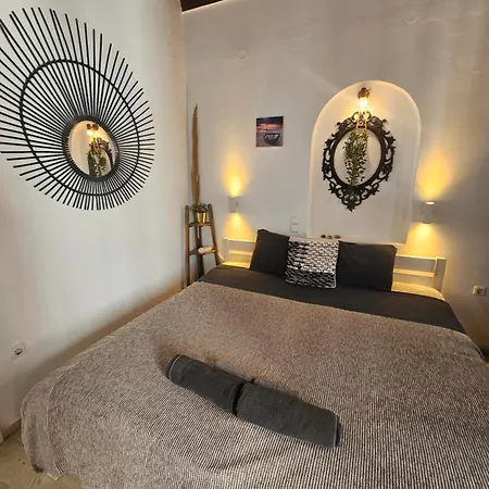 Onyx Apartment *